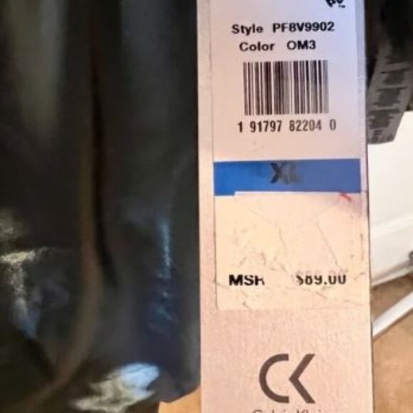 Calvin Klein XLg velvet zippered puffer vest w/pockets & headphone access - Picture 6 of 6